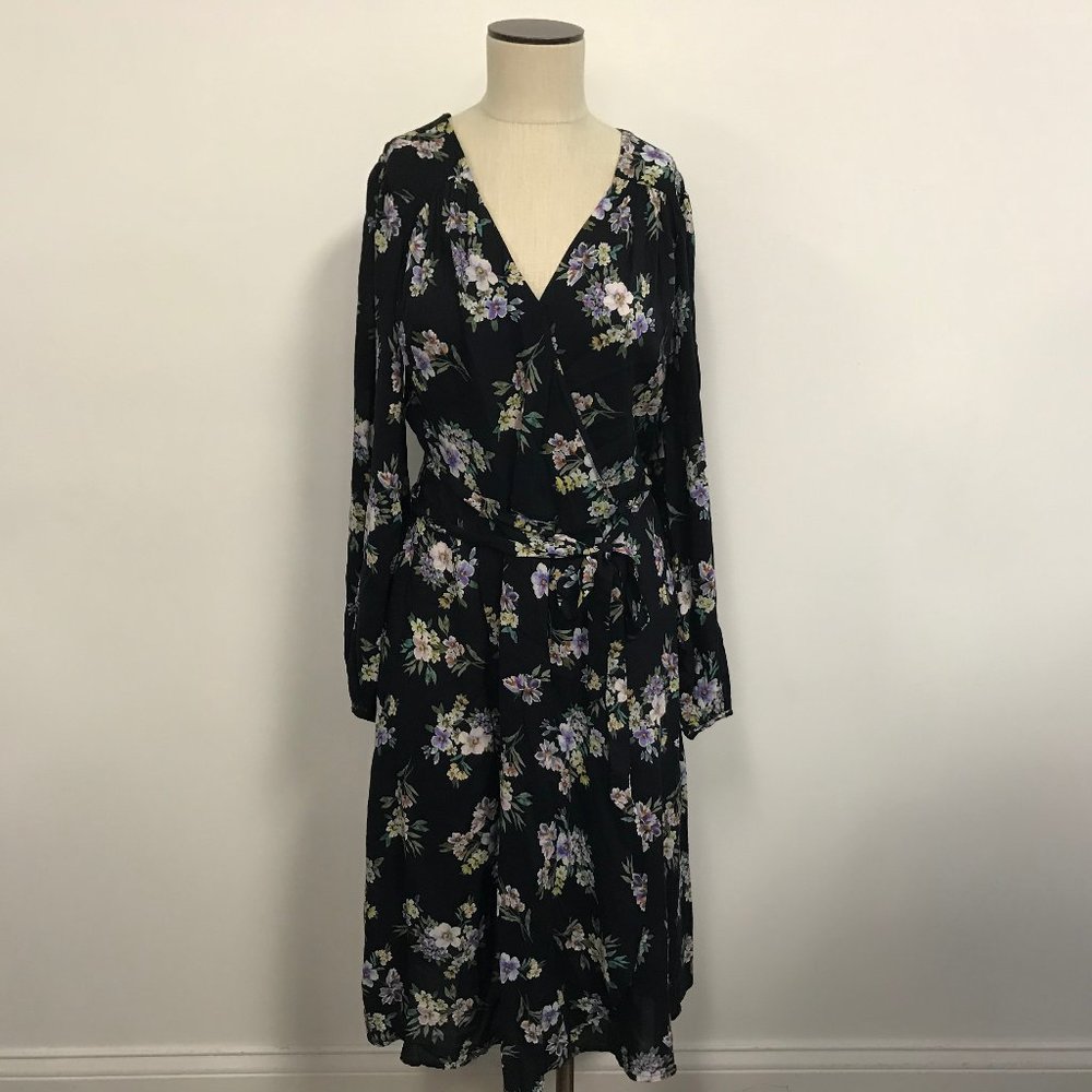 NWT Medium Velvet Graham Spencer Floral Wrap Dress